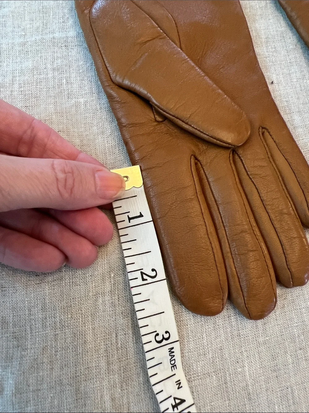 Saks Fifth Avenue Cognac Leather & Cashmere Gloves. Size 6.5. NWT. Italian made